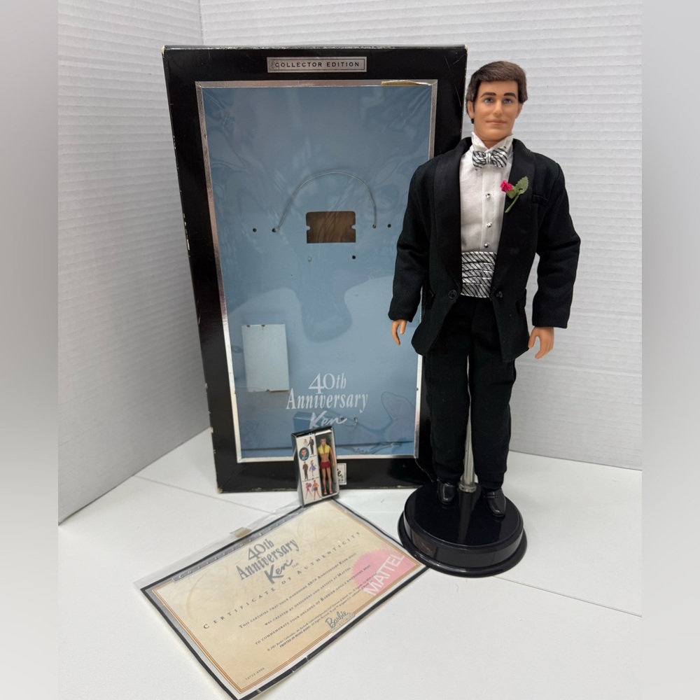 40th Anniversary Ken Doll
Collector Edition 2001 Mattel